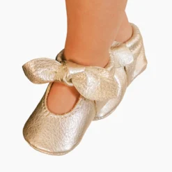 Newborn Platinum Knotted Bow Baby Shoe -Carter’s Store HolidayCollectionSquare 4 cc40ee2f 0a17 47f8 84ee 2f7a79fcf38b