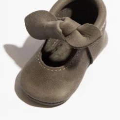 Timp Knotted Bow Baby Shoe -Carter’s Store TimpKBM 3 f901bc13 f071 4535 8627 f99946f4de1b