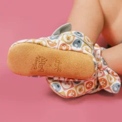 Pooh & Friends Knotted Bow Baby Shoe -Carter’s Store WinnieThePooh 3 1